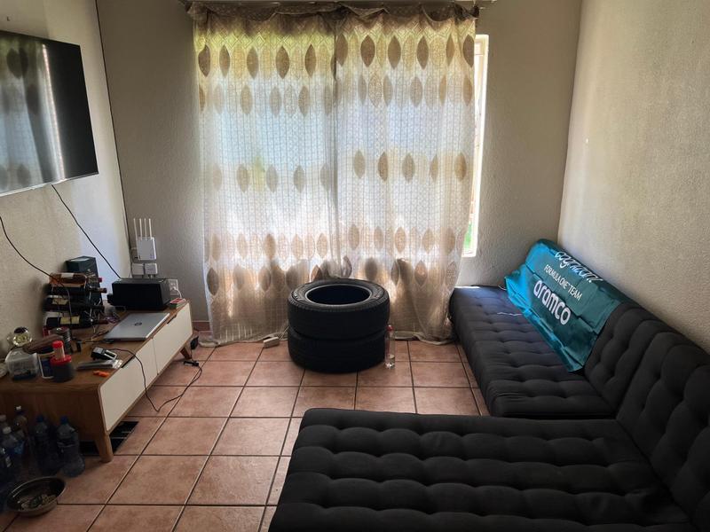 To Let 2 Bedroom Property for Rent in Kannoniers Park North West